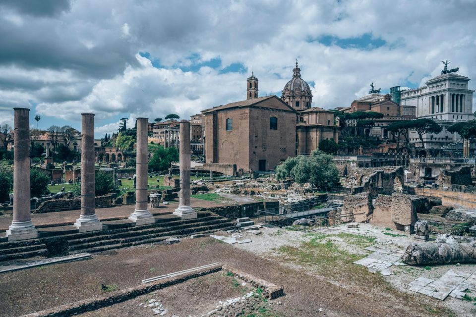 10 Wonders of Rome in 3 hours - Marcus Aurelius Column and Hadrian’s Temple: smaller stops that reward attention