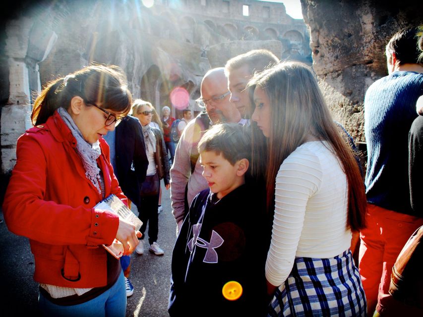 Ancient Rome Adventure Family Private tour - Meeting at the Colosseum: find the Rome4kids guide quickly