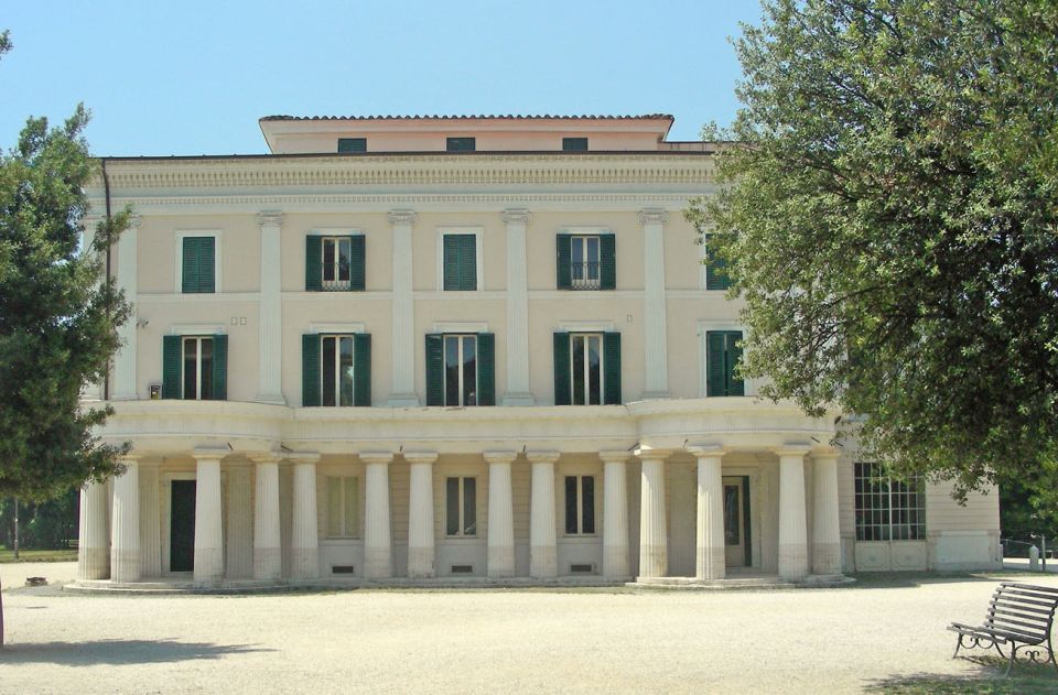 Art Nouveau Rome: Villa Torlonia & Coppedé Private Tour - Casina delle Civette: The House of the Owls Stained Glass Moments