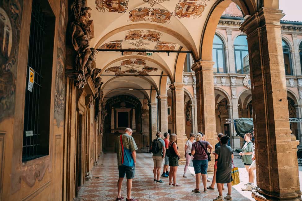 Bologna: Small-Group Tour with the Historic Archiginnasio - Due Torri: the skyline moment that proves Bologna’s medieval muscle