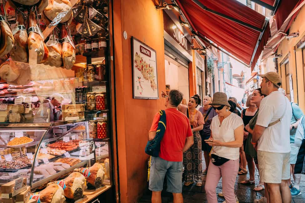 Bologna: Small-Group Tour with the Historic Archiginnasio - How long it really takes: squeezing Bologna into 2 hours