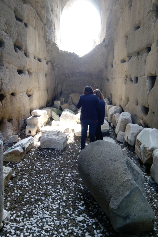 Bone Crypts & S. Clemente ENGLISH tour - tickets included - How the tour feels: small group pace, audio support, and limits