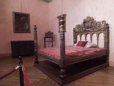Castel Sant'Angelo: skip the line guided tour - tiered price - Meeting the Guide: The Last Angel Statue Clue