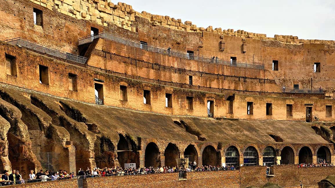 Colosseum Arena Tour, Palatine Hill and Roman Forum - Guide style, timing, and the small-group advantage