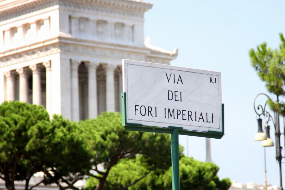 Colosseum Guided Tour: Hotel Transport included - Roman Forum: ruins become a map of power