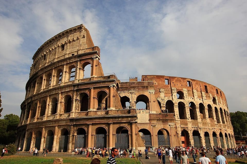Colosseum, Palatine and Forum tour with virtual guide - Entering the Colosseum with nominative tickets and express security