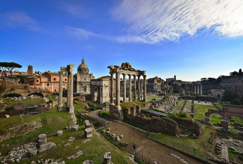 Colosseum, Roman Forum & Palatine Experience - Live guide vs English audio: how to choose based on how you travel
