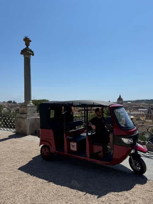 E-Tuk Tour: Express Highlights of Rome - The Return Along Trinità dei Monti: Why the Loop Matters
