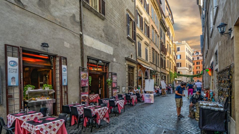 Eat as the Romans do: Trastevere Street Food Experience - Trastevere starts you in the real Rome, not a postcard pose