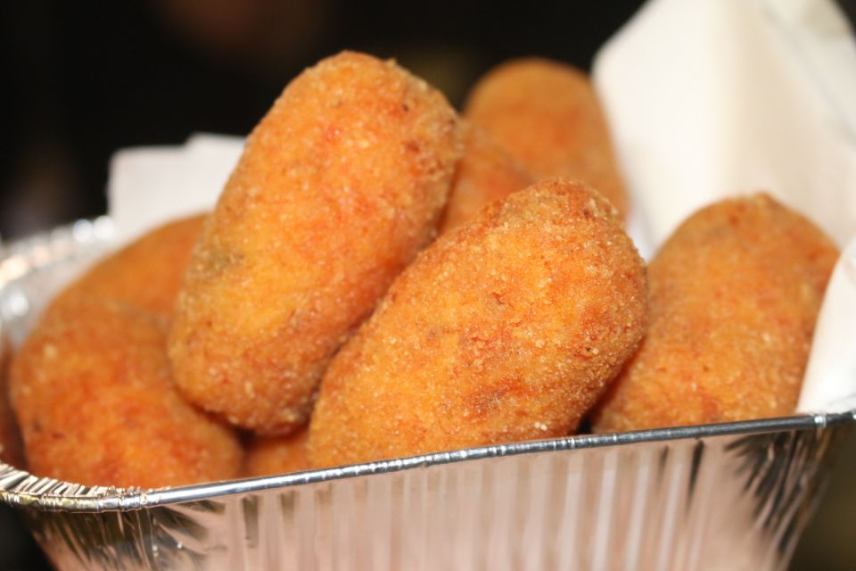 Eat Like a Roman - Traditional Food, Local Market & History - Organic olive oil tasting and a 1915 bakery visit