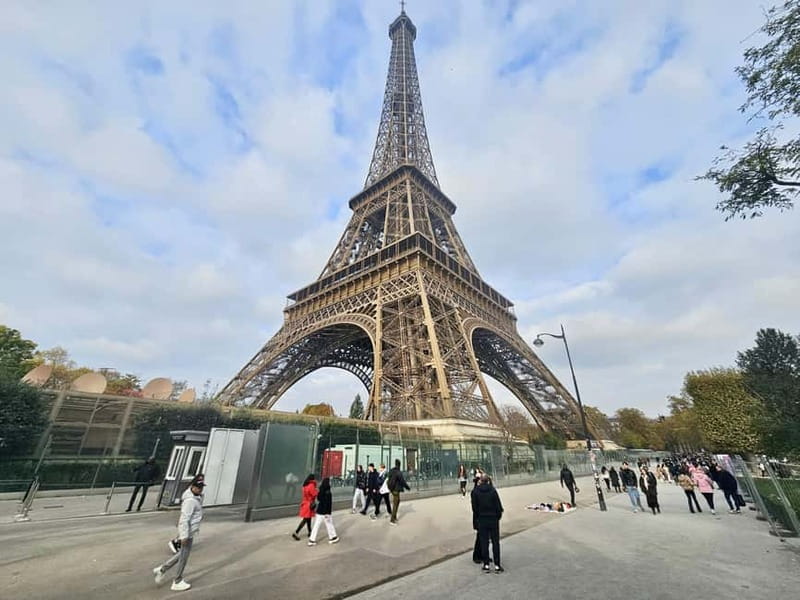 Eiffel Tower: Ticket to Summit or 2nd Floor by Elevator - Quick practical tips so your visit goes smoothly