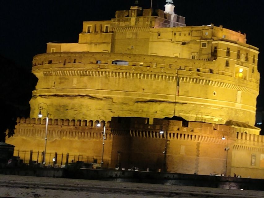 Elegant Rome by night tour and dinner in a local restaurant - Saint Peter’s Square: guided orientation and a night walk