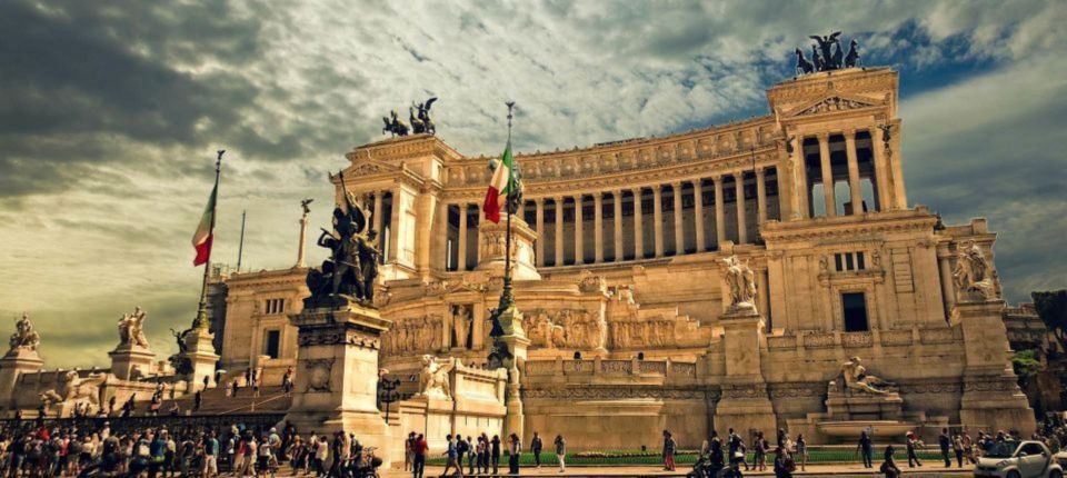Eternal Rome: Exploring the city with Pantheon entry ticket - Piazza Venezia to Trevi: the squares, the symbolism, and the famous coin toss