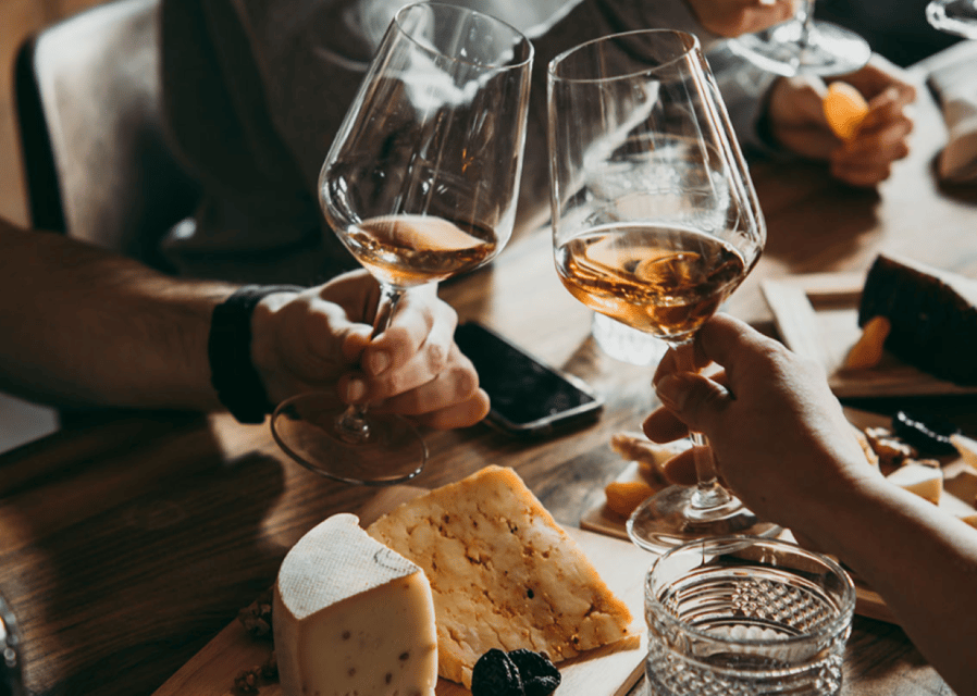 Experience Rome: Exclusive Wine Tasting in the city center! - Small group of up to 10: the underrated benefit