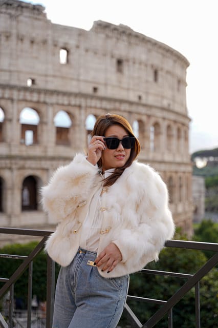 Expert Photographer of Rome with Guide - The Colosseum photo stop: getting the angles right fast