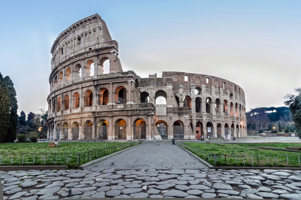 Explore Colosseum and Roman Forum with an Archaeologist - Inside the viewpoint: spotting Palatine Hill-style relationships
