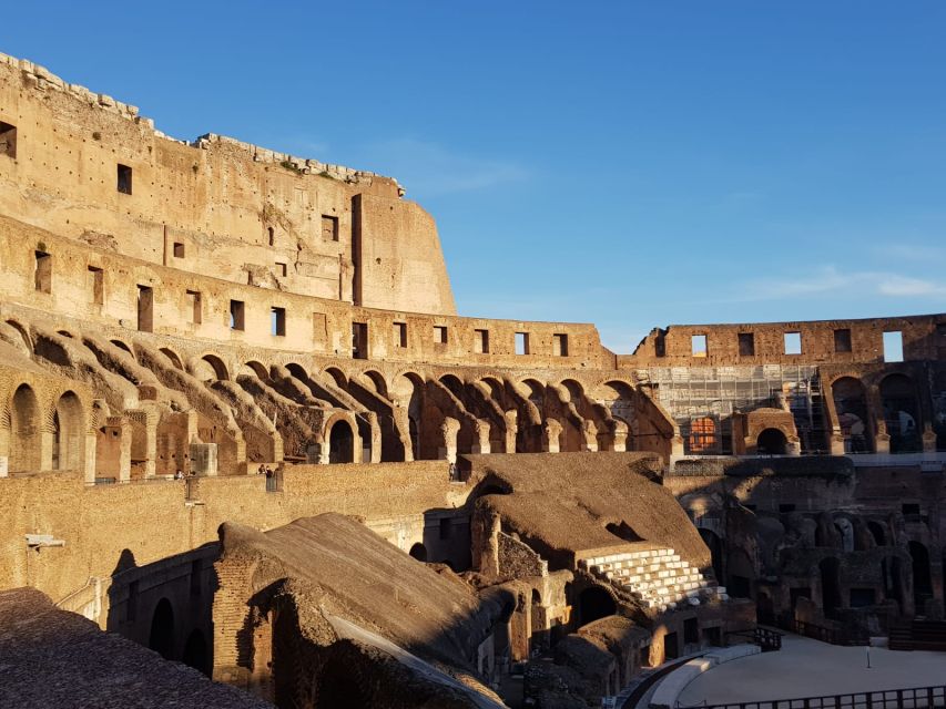 Explore Colosseum and Roman Forum with an Archaeologist - Meeting point and getting in fast (without losing your morning)