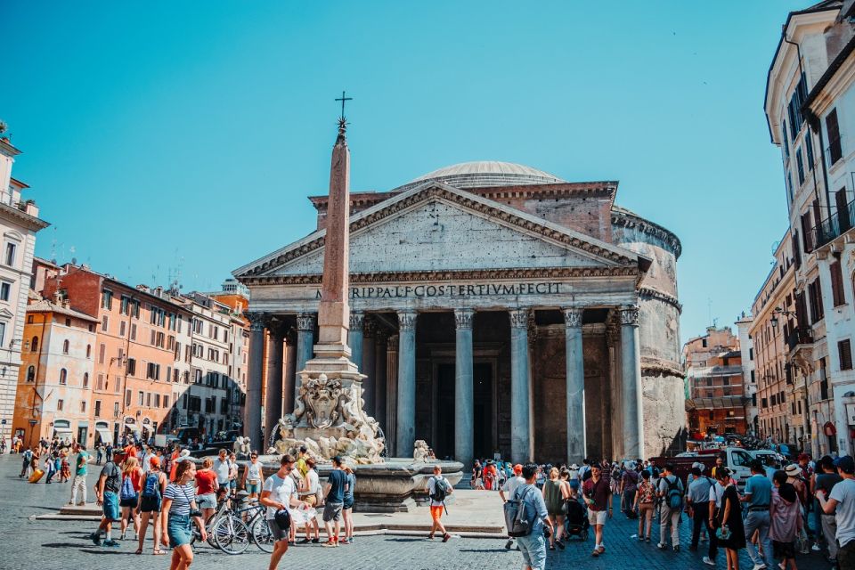Exploring Rome's Rich Heritage: Pantheon and Jewish Ghetto - Entering the Pantheon: dome geometry and light you can feel