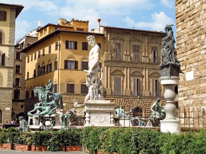 Florence in 1 Day: Renaissance Tour from Rome - Piazza della Repubblica and Piazza della Signoria: Squares With Purpose