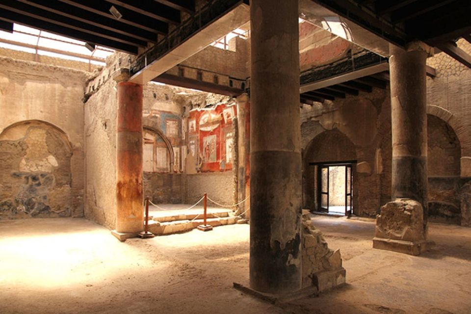 From Rome: Guided Tour to Pompeii with priority admission - The 2-Hour Guided Walk: Via dell’Abbondanza and the Main Public Sights