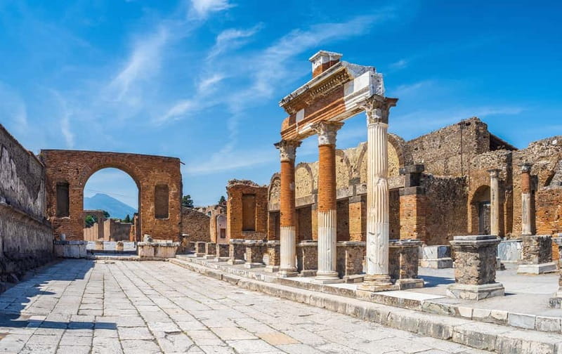 From Rome: Pompeii Guided Tour with Lunch - Meeting at the park: getting oriented fast