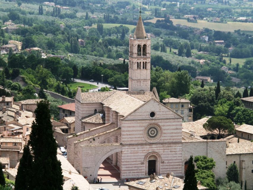 From Rome: Umbria, Assisi and Orvieto Day Tour - Orvieto Cathedral: Gothic drama with stained glass and sculpture