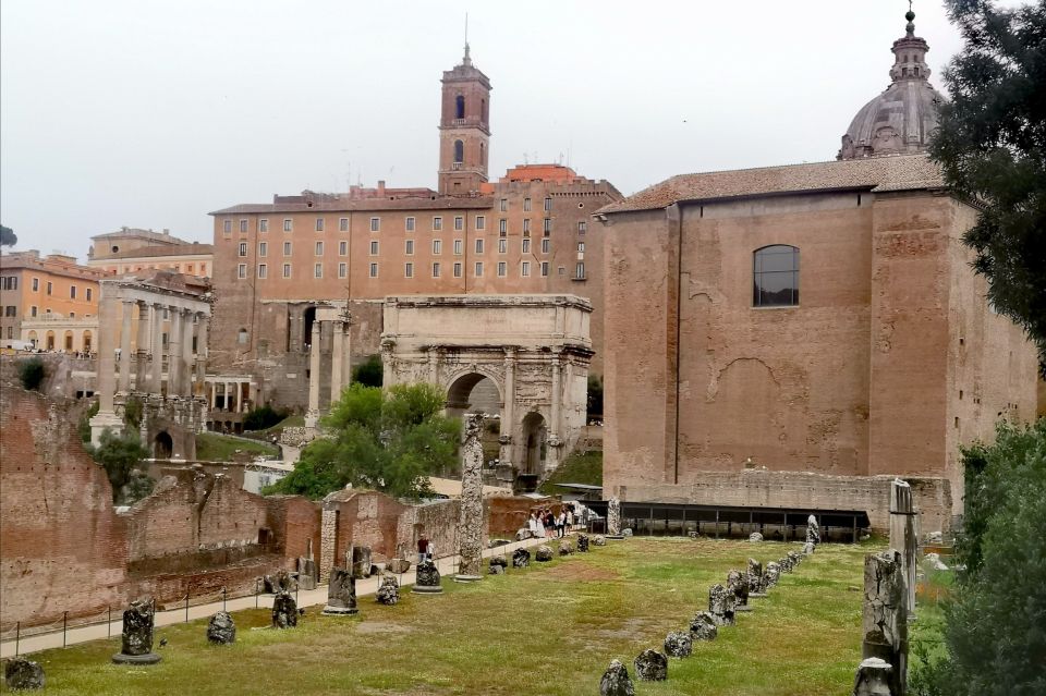 Guided tour of Roman Forum & Palatine Hill - Domus Augustana (about 15 minutes): the emperor’s home angle