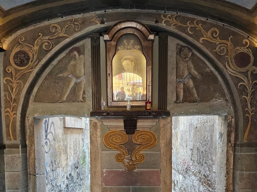 Hidden Gems of Rome Walking Tour - Where you meet: Campo de’ Fiori sets the tone