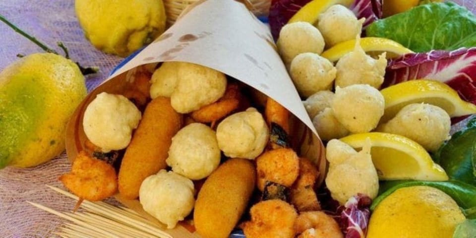 Napoli street food walking tour - Quartieri Spagnoli: Tarallo and the Soundtrack of Real Naples
