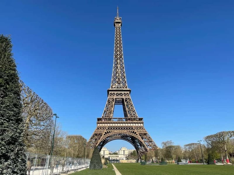 Paris: Eiffel Tower Summit or Second Floor Guided Tour - Stop 2: The 2nd floor by elevator for Louvre, Notre-Dame, and Seine