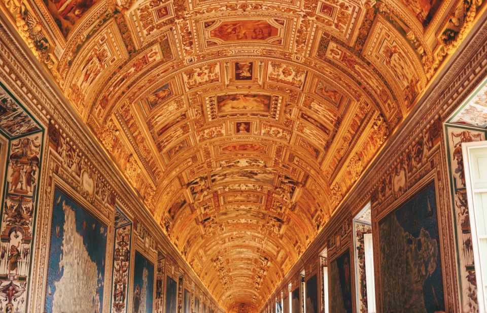 Private Vatican: Tour of Museums, Sistine C & St. Peter's - Vatican Museums: how the guide turns rooms into a story