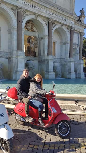 RENTA A VESPA - Meeting at Landimension and Getting Set Up on Your Vespa