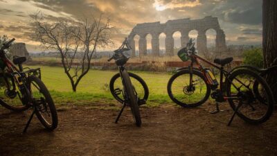 Roma: DELUXE Appian Way Bike Tour, Catacombs Visit & Lunch - Porta San Sebastiano: starting with Rome’s edge