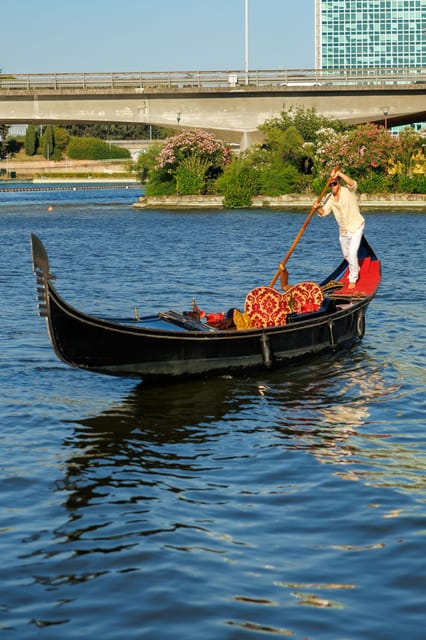 Roma: The one and only Roma Gondola tours on the lake! - Key things to know before you go