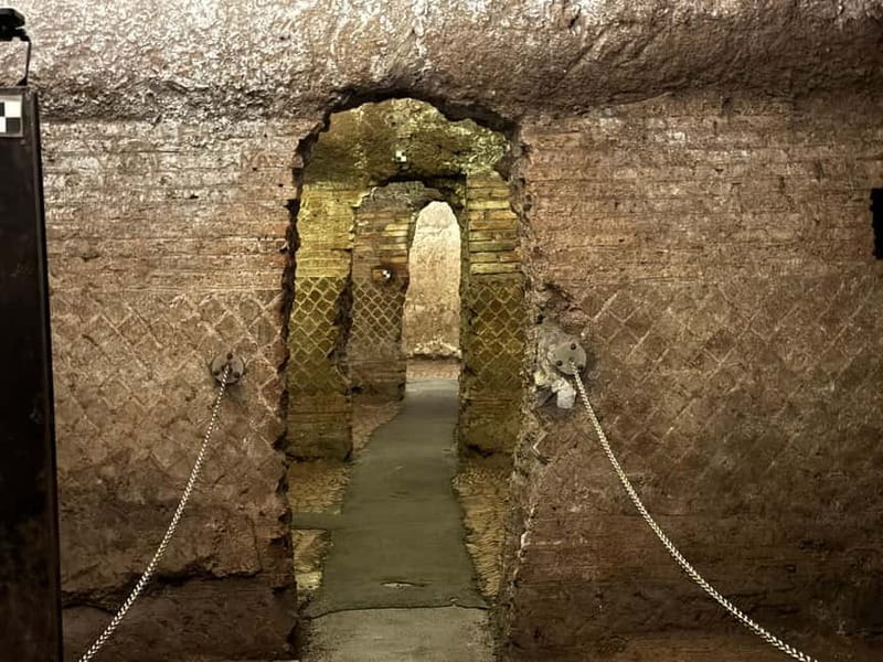 Rome: 2.5-Hour San Clemente & Underground Private Tour - San Pietro in Vincoli: chains, a church setting, and Michelangelo’s Moses