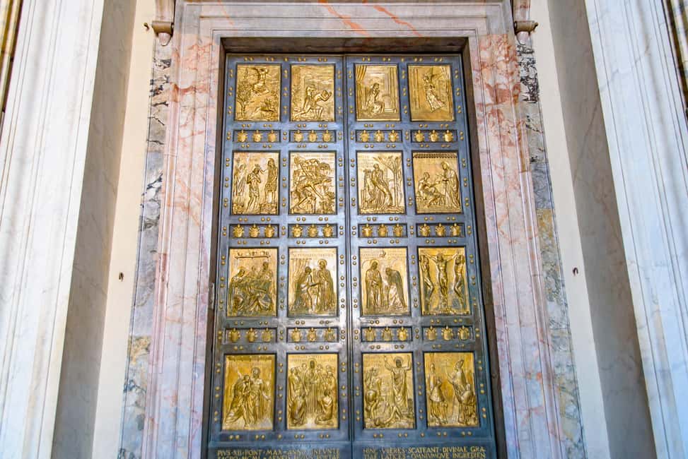 Rome: 3 Papal Basilicas Guided Tour with Minivan Transfers - Stop 2: St. John Lateran and the papal seat connection