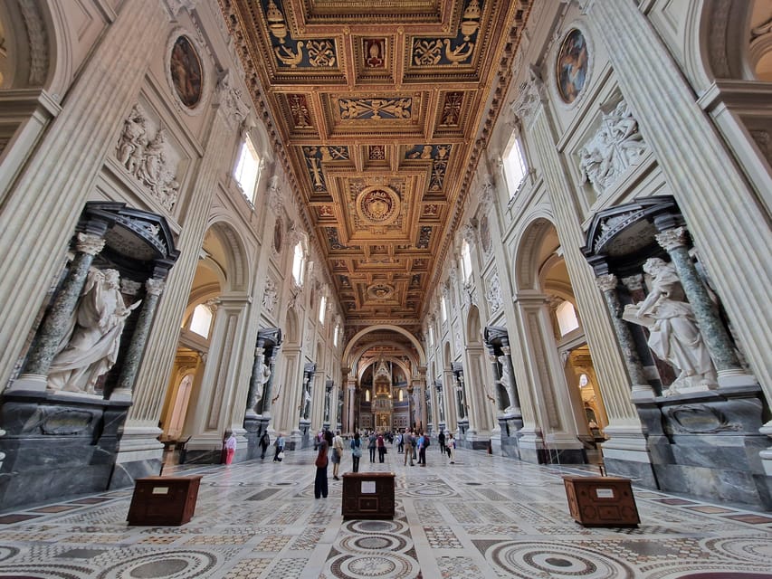 Rome: Ancient Jubilee in the 4 Major Basilicas - Jubilee pilgrims, but with an organized route