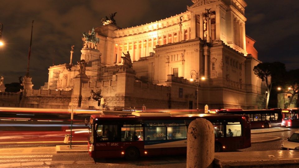 Rome: Ancient Rome Nighttime Sightseeing Tour - Palazzo Venezia and the Unification Monument: Rome moves into modern power