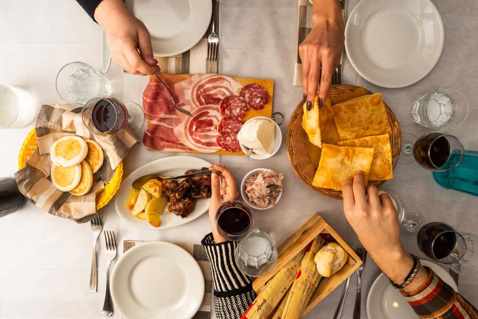 Rome: Aperitivo & Street Food Tour Delights - A Rome walk built around aperitivo, not just sightseeing