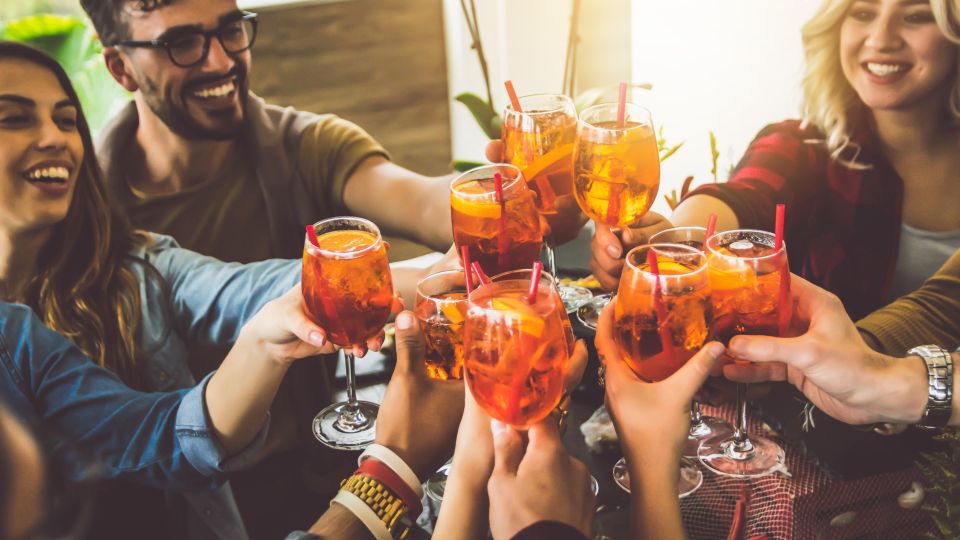Rome: Aperitivo & Street Food Tour Delights - Avoiding tourist traps by design: where you’ll actually walk