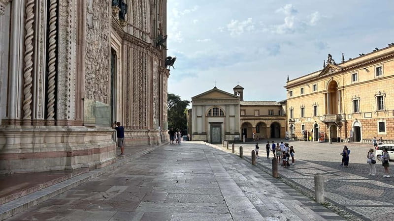 Rome: Assisi, Civita di Bagnoregio and Orvieto Day Tour - Civita di Bagnoregio: the Dying City walk (and why 30 minutes can be tight)