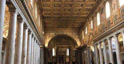 Rome: Basilica of St Mary Major Catholic Pilgrim Tour - Getting to the right entrance: fountain meeting point and plaza sides
