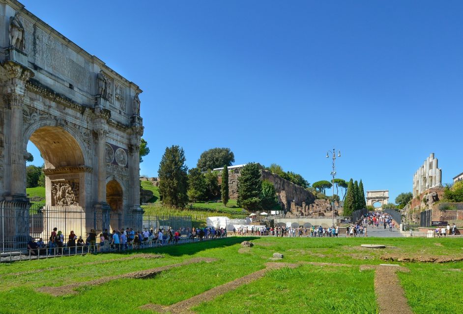 Rome: Best of Colosseum and Roman Forum Guided Tour - Terrazza Belvedere del Palatino: quick views that reframe everything