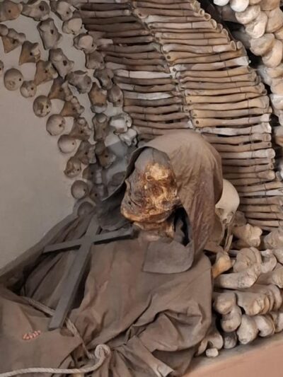 Rome: Bone Crypts Express - Tour in ENGLISH with tickets - Inside the Capuchin Crypts: skip the line, then follow the story
