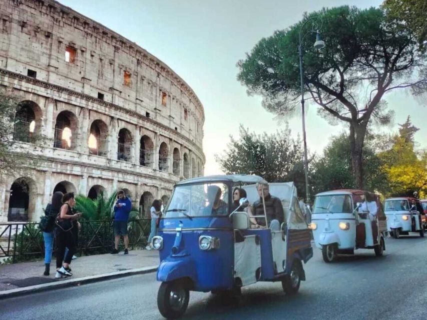 Rome by Ape Calessino - The Pantheon stop: the kind of landmark you recognize instantly