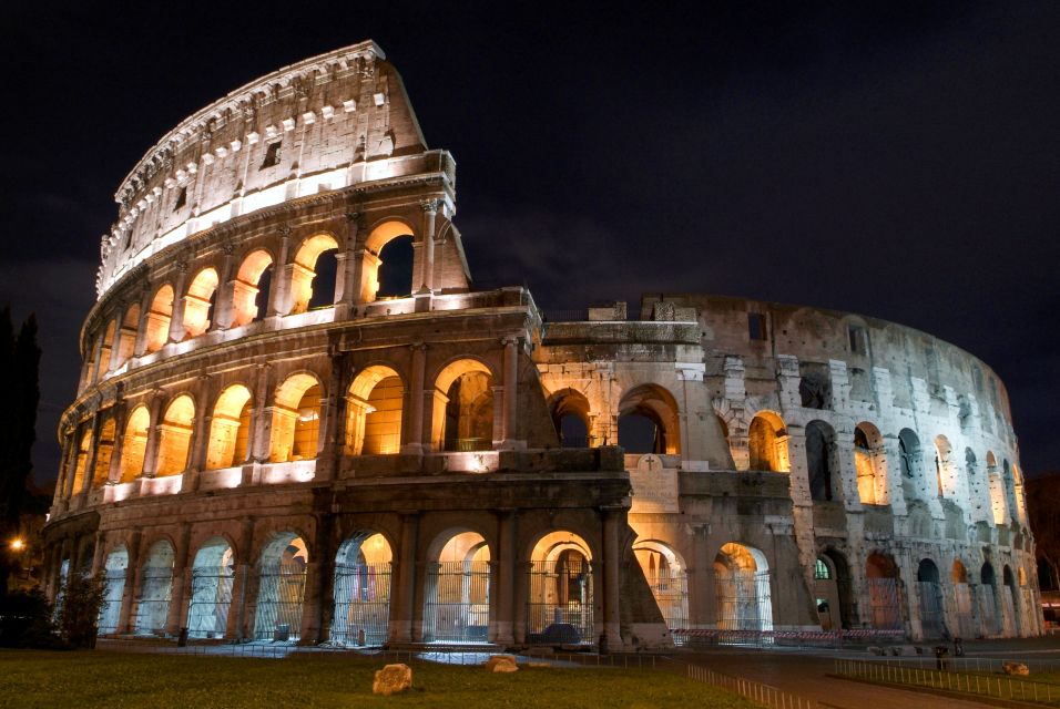 Rome by Night: 3-Hour Guided Walking Tour - Where the tour starts: the Colosseo meeting point (and why timing matters)
