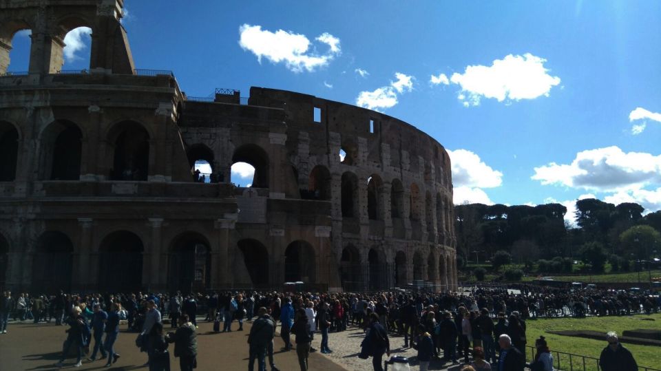 Rome: Caracalla, Colosseum, Circus Maximus Private Tour - Baths of Caracalla: The Best-Preserved Roman Backdrop for Daily Life