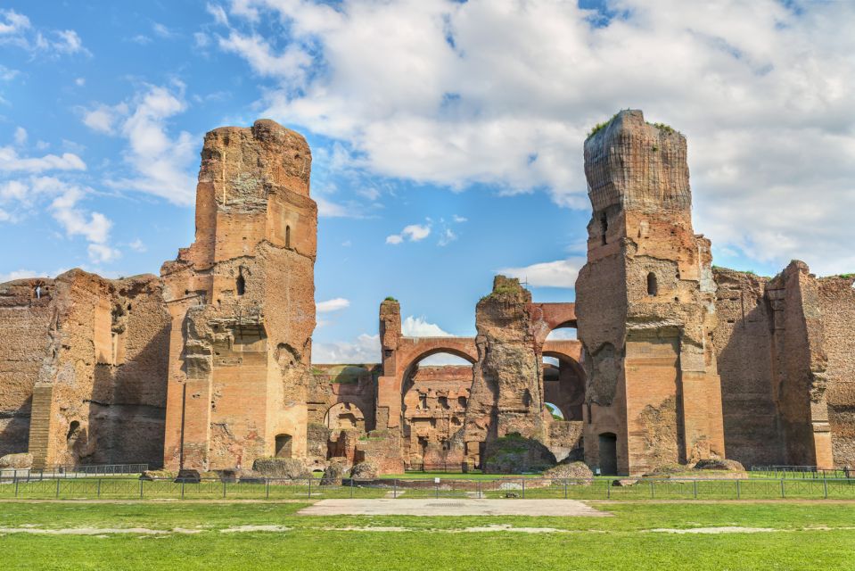 Rome: Caracalla, Colosseum, Circus Maximus Private Tour - Meeting Up Near the Colosseum (And Why Timing Matters)