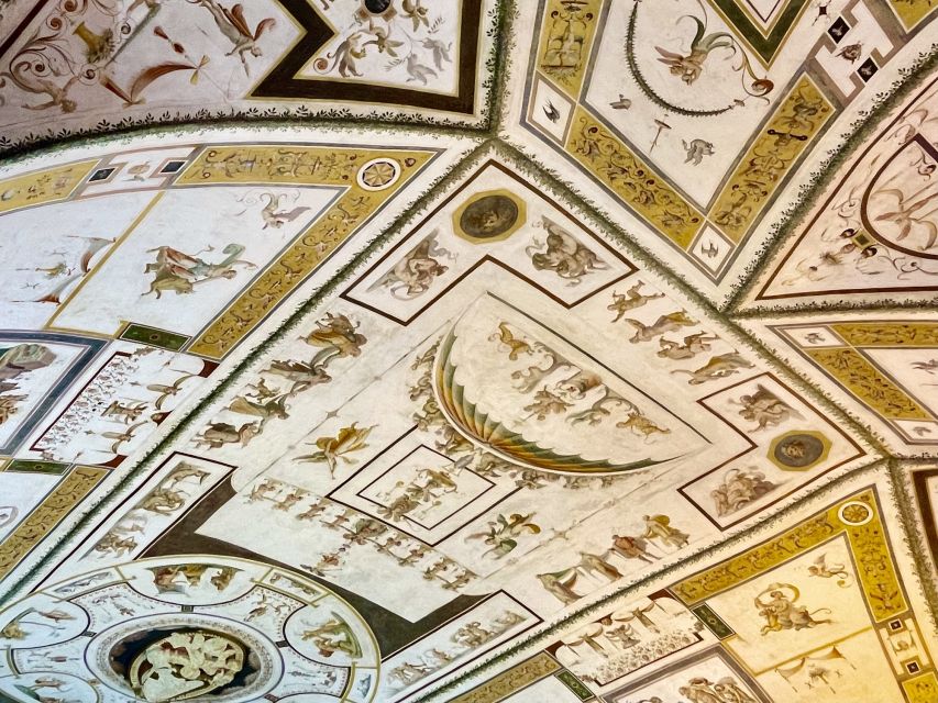 Rome: Castel Sant'Angelo and Hadrian's Tomb Guided VIP Tour - Castel Sant’Angelo in 90 minutes: what the VIP format really gives you
