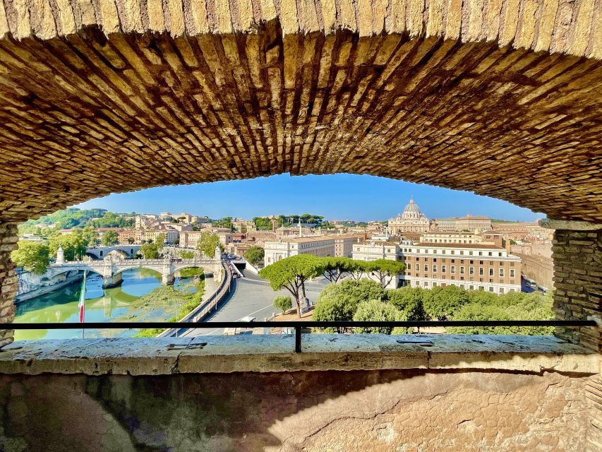 Rome: Castel Sant'Angelo and Hadrian's Tomb Guided VIP Tour - Meeting the guide outside Castel Sant’Angelo: quick start, less stress